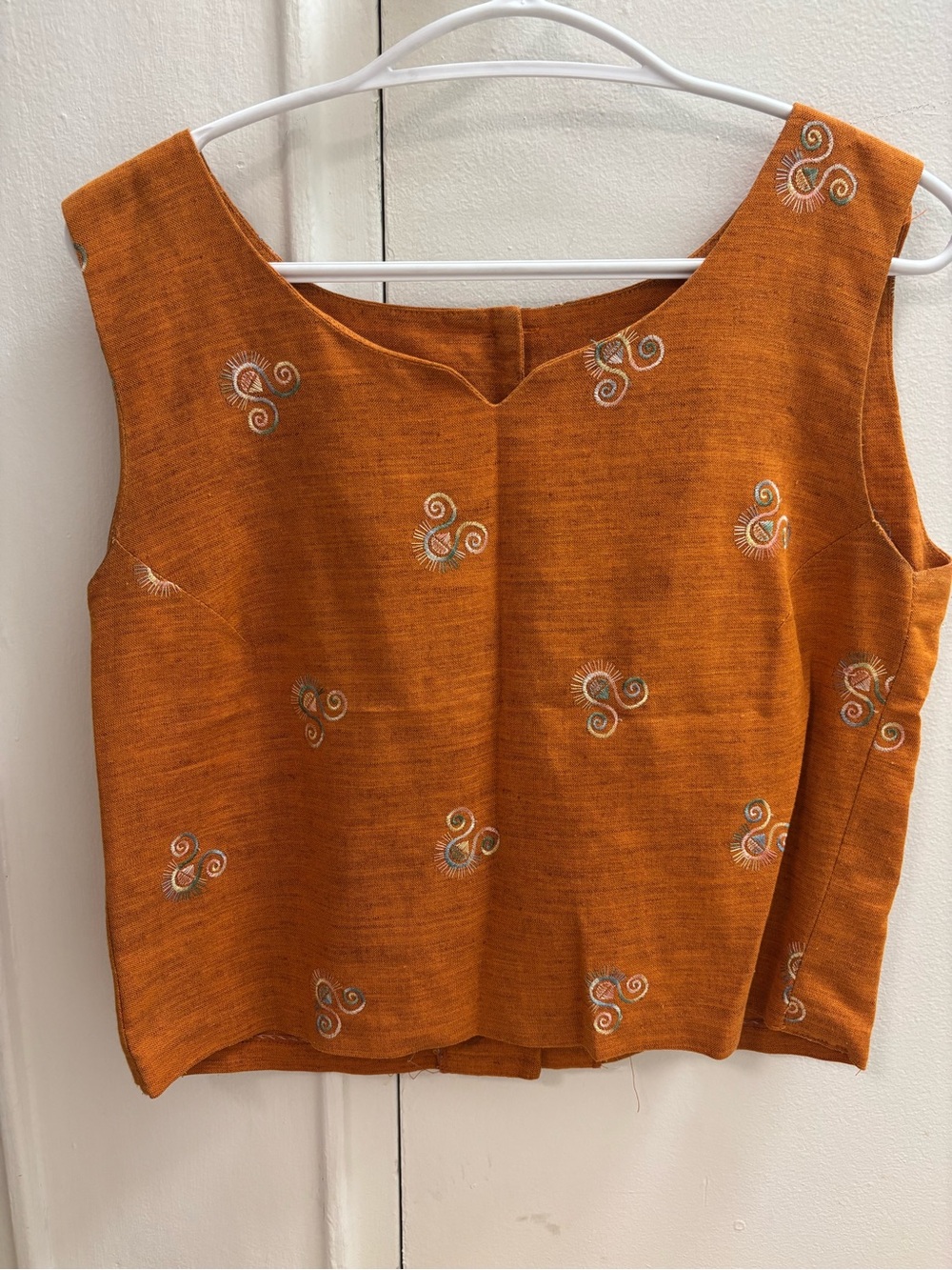 Vintage Embroidered Sleeveless Tank Top - Small